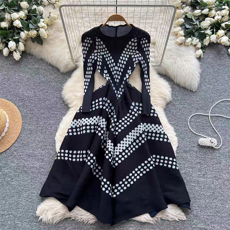 Elegantes Polka-Dot Plissee-Kl – Ethnic Fashion Dress Bewertung und Preis