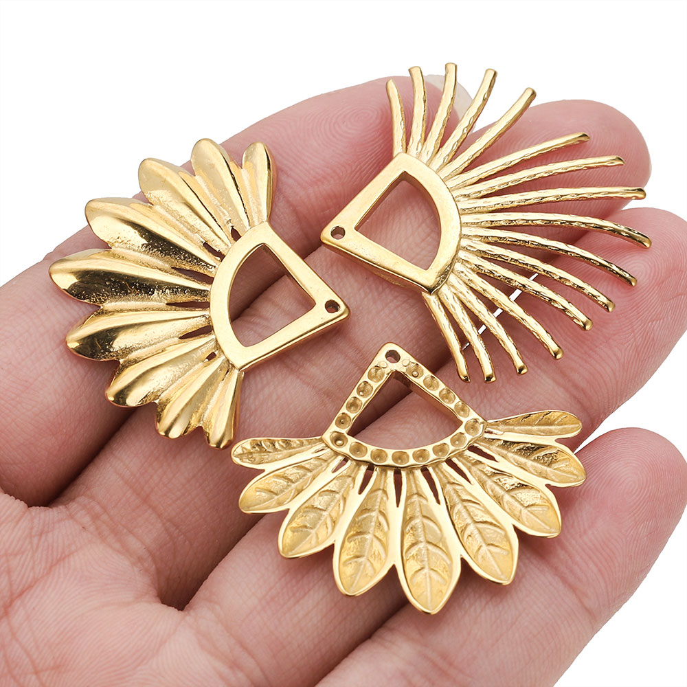 2 Stück fächerförmige Ohrring- – Ethnic Fashion Collection Bewertung und Preis