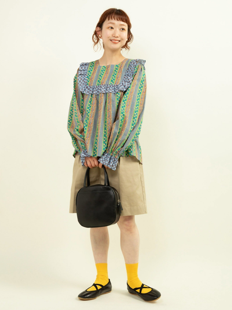 Süßes Hemd mit Blumenmuster un – Ethnic Fashion Brand Bewertung und Preis