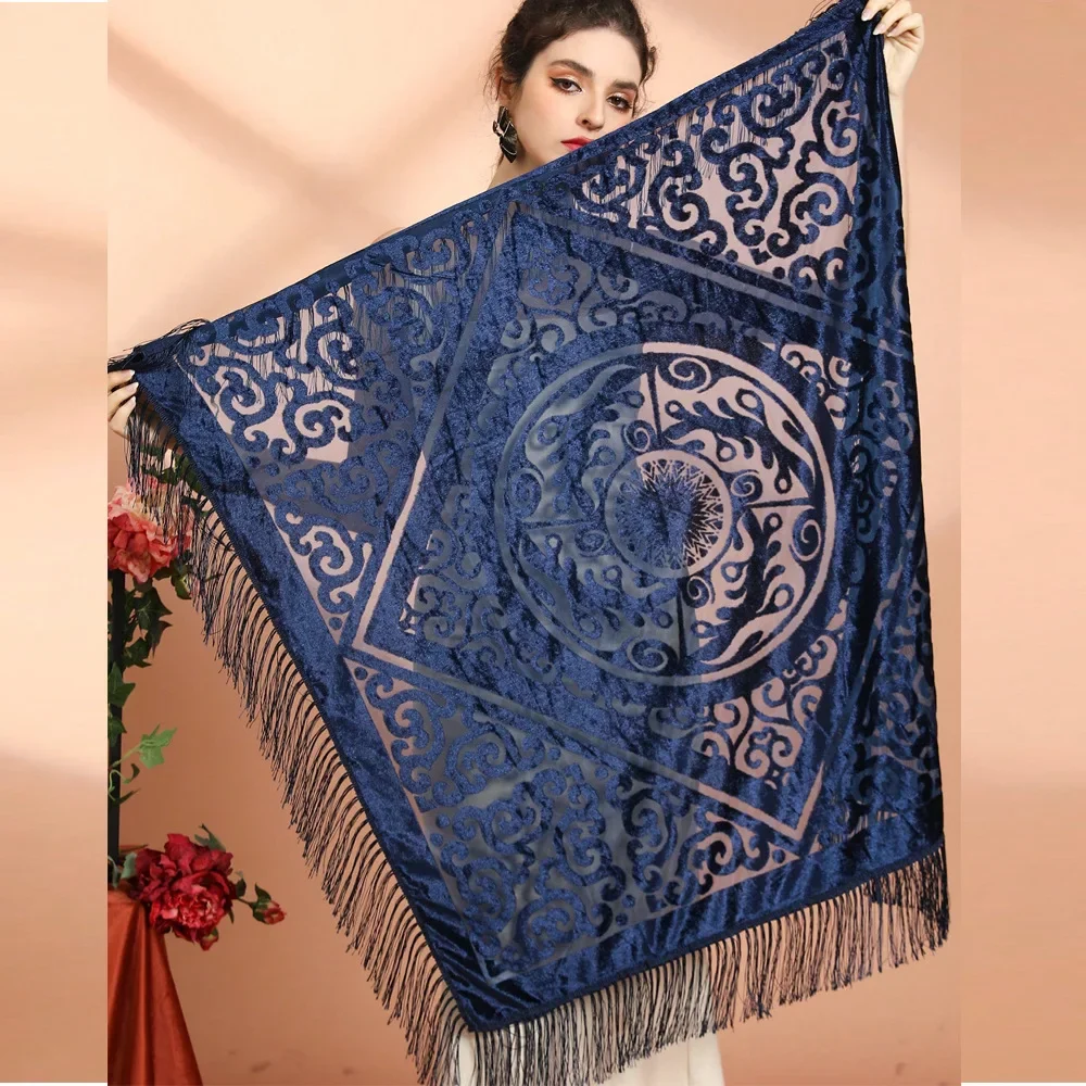 AW25 Samt-Jacquard-Schal mit Q – Ethnic Fashion Collection Bewertung und Preis